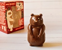 Oscar der Bär von Moo Free besteht aus Veganer Schokolade und sieht zum Dahinschmelzen aus!
