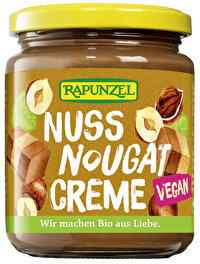 Zart schmelzende Nuss-Nougat-Creme mit 33% frisch gerösteten, aromatischen Haselnüssen von Rapunzel. Jetzt günstig bei kokku im Vegan-Versand bestellen!