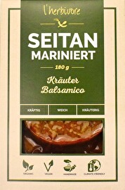 Die marinierten Seitan-Scheiben mit Kräuter-Balsamico von l'herbivore sind perfekt um deine Gäste bei der nächsten Grillparty von veganen Fleischalternativen zu überzeugen.