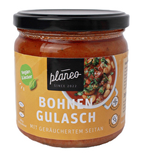 Mit diesem Bohnen Gulasch auf Bohnenbasis bringt planeo den ungarischen Klassiker in veganer Variante in jede Küche.