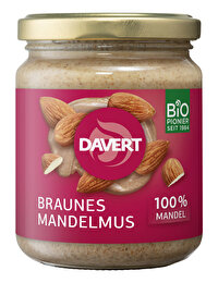 Das Braune Mandelmus von Davert wird aus 100% fettfrei gerösteten Bio-Mandeln hergestellt und ohne Zusatzstoffe zu einem cremigen Mus verarbeitet.