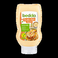 Die bedda Cheddar-Style Sauce in der praktischen Squeeze-Flasche von bedda überzeugt als Dip Alternative.