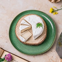 Petit Lorrain - Alternative zu Camembert von Petit Veganne – eine pflanzliche Spezialität von höchster Qualität. Die zarte, blumige Rinde überrascht bei jedem Bissen und entfaltet eine wunderbare Cremigkeit.