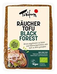 Der Tofu Black Forest von Taifun ist durch die außergewöhnliche Kombi aus deftigem Kümmel, Kräutern und Zwiebeln wirklich lecker geworden.