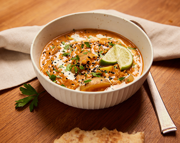 Die rote Curry Kokosmilch von planeo ist für alle Fans der scharfen, asiatischen Küche die richtige Wahl.