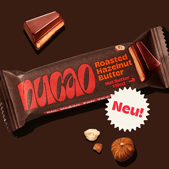 Der Roasted Hazelnut Butter Schokoriegel von nucao vereint als einer der Wenigen die zarte Cremigkeit einer Nussbutter mit knackiger Zartbitterschokolade.