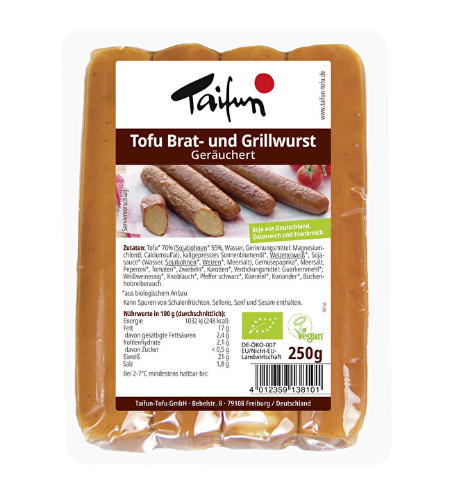 Die Tofu Brat- und Grillwurst Geräuchert von Taifun auf Tofubasis ist ein rauchiger Leckerbissen, den du dir beim Grillen nicht entgehen lassen solltest!