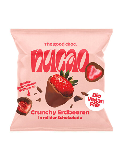 Die Crunchy Erdbeeren in milder Schokolade von Nucao sind der perfekte Snack gegen den süßen Heißhunger.