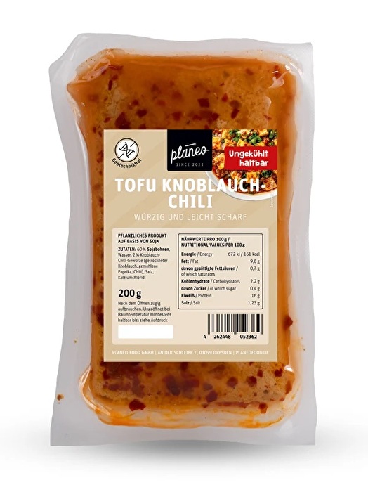 Der Tofu Knoblauch & Chili ungekühlt von planeo überzeugt mit einer würzigen Knoblauchnote und angenehmer Chili Schärfe.