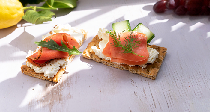 Der auf Erbseneiweiß basierende Lachs versorgt dich nicht nur mit Proteinen, sondern auch mit ordentlich Omega-3-Fettsäuren und Vitaminen.